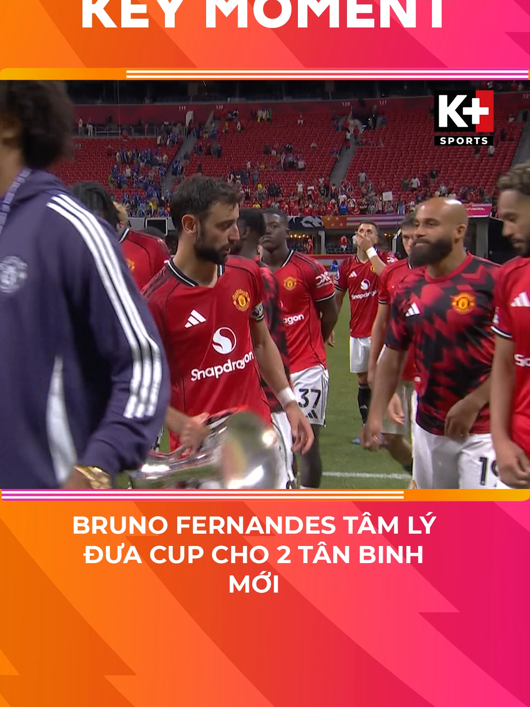 Bruno Fernandes tâm lý trao cup cho 2 tân binh mới! #brunofernandes #mbeumo #cunha #manchesterunited #PremierLeague #summerseries #ngoaihanganh #highlight #highlights #sportsontiktok #kplussports #bongda #xuhuong #football #trending #fyp