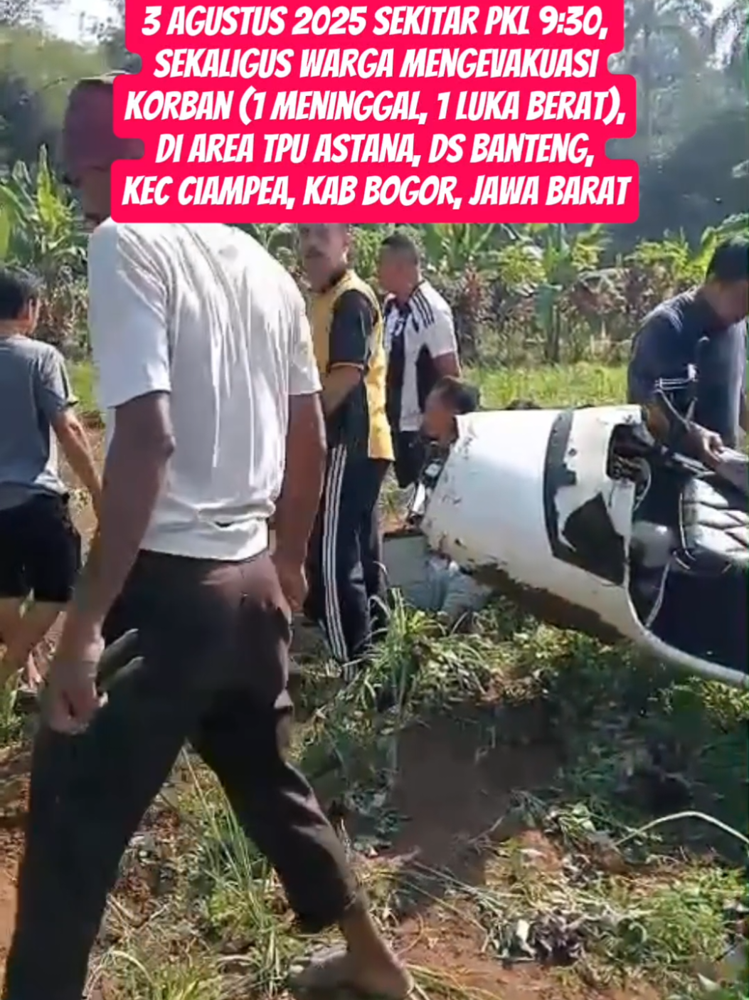 Inna Lillahi wa Inna ilaihi roji'un Pesawat latih jatuh  di kec Ciampea Bogor korban 1 meninggal 1 luka berat oleh warga di evakuasi  #pesawat #pesawatjatuh #peswatlatih #astana #tpu #evakuasikorban #evakuasi #ciampeabogor #pesawatjatuh😭😭 #bogor #latihanpilot #latihan #pilot #kopilot #fyp #fypage #fypage #fyppppppppppppppppppppppp #fypシ゚ 