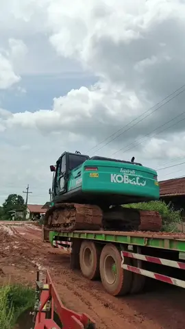 ລົ້ມລຸກຄຸກຄານກວ່າຊິຮອດທຸກມື້ນີ້😓#โกเบลโก้ #sk 200-8 #แมักโครส้างฝัน 