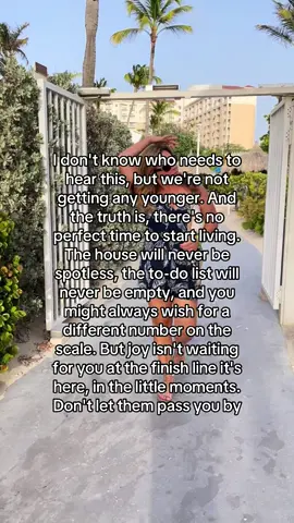 Don’t let time pass you by start living in the now!  #motivation, #inspiration, #quotes, #mindset, #selflove #genxcrew #midlifewomen 