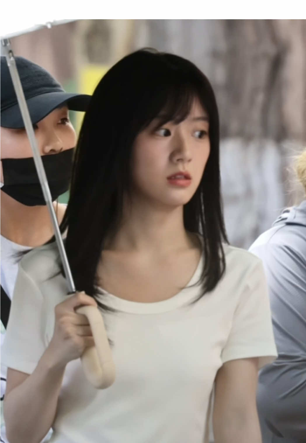 包上恩  •  Bao Shang En •  电视剧 : 炽夏 Name : Never Ending Summer #星引力计划 #包持热爱 #甜妹 #辣妹 #甜辣妹 #可爱 #美女  #包上恩 #baoshangen #fyp #เปาซ่างเอิน #เปาช่างเอิน #ดาราจีน #นางเอกจีน #baologiai #baotuphan #NeverEndingSummer #炽夏 #芒果TV #电视剧 #新剧 #包上恩炽夏 #氛围感 #路透 #周柯宇  #fypシ゚ 