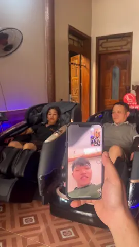 🌸 MÓN QUÀ VU LAN BÁO HIẾU – GỬI TRỌN YÊU THƯƠNG VỚI GHẾ MASSAGE 🌸 Vu Lan – mùa của lòng hiếu thảo, mùa của những lời tri ân sâu sắc dành cho cha mẹ.