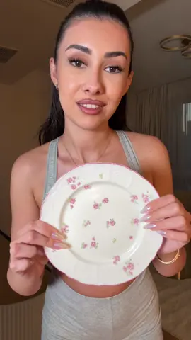 i love to have flowers on my plates