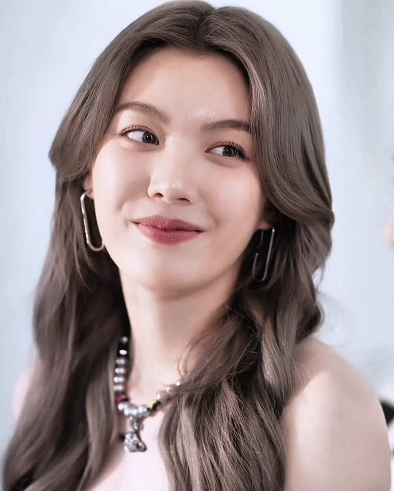 she looks so unreal #onlyyoutheseries #ormkornnaphat #ormkornnaphatedit #lingorm #thaigl #wlw #fyp 