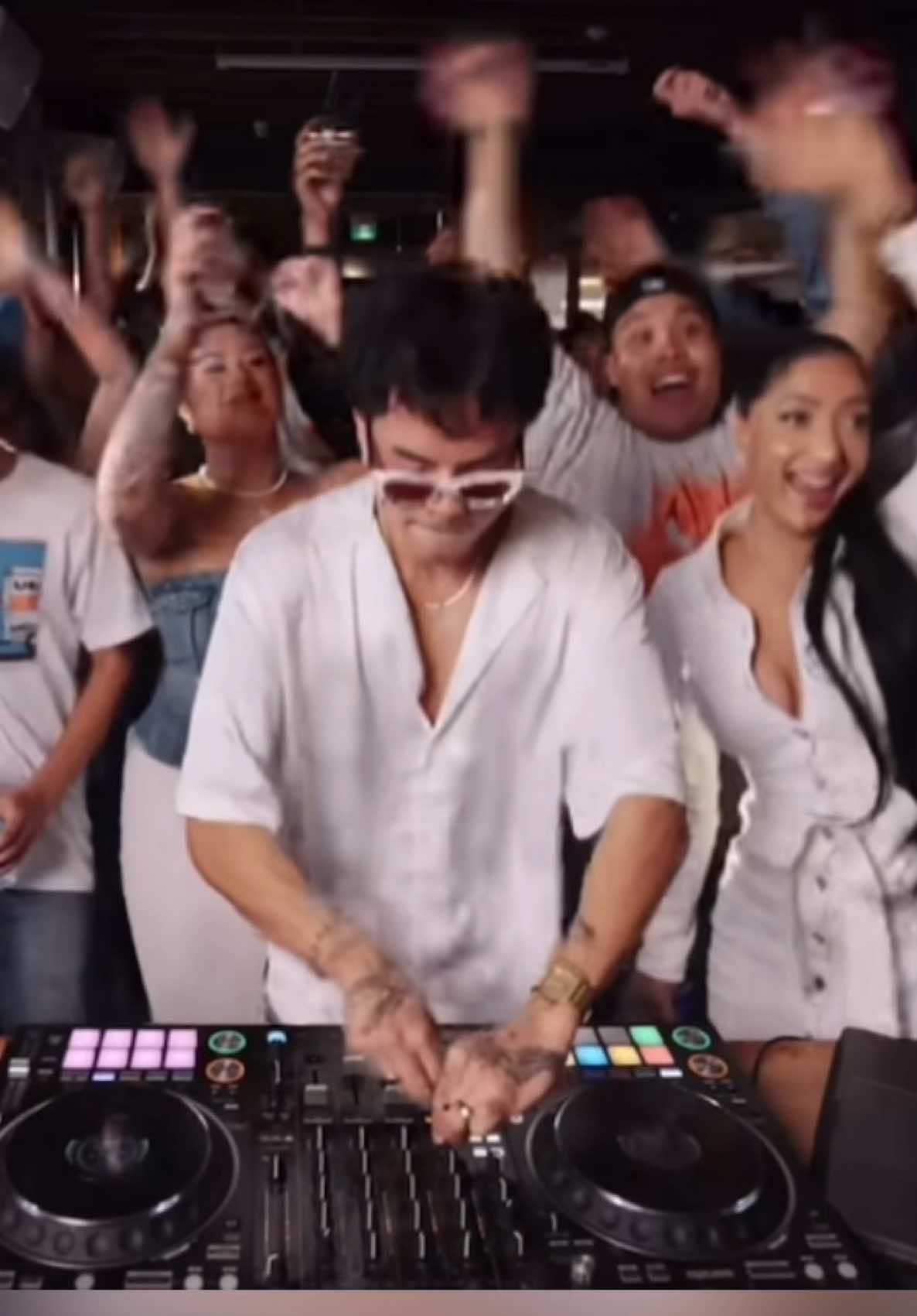 @DCR MILDA knows what will get the crowd lit 🤝😭🔥 #dj #djset #fypシ #music #djmashup #djsoftiktok #dance #boilerroom #djs 