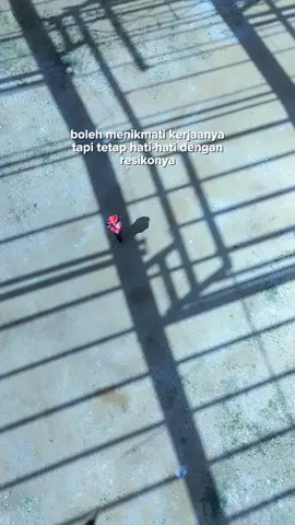 🛠️⚠️#proyekindonesia🇮🇩 #helmkuning #proyekbaja #safetyfirst #lewatberanda #tiktok 