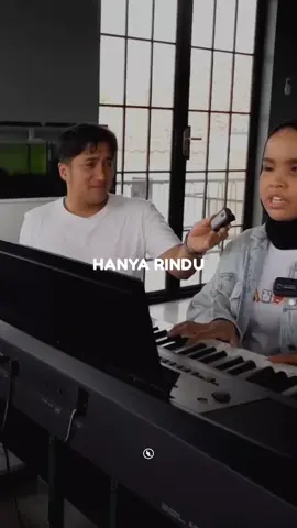 Nyentuh hati banget lagunya 🥺 #hanyarindu #putriariani #liriklagu #liriiklagu #laguviral  Cr : @arianinismaputri  Source YouTube : deHakims Story 
