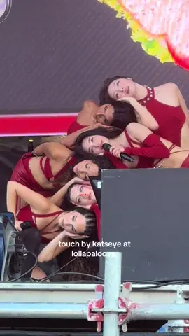 SOOO CUTE ❤️ #katseye #touch #katspalooza #lollapalooza #chicago 