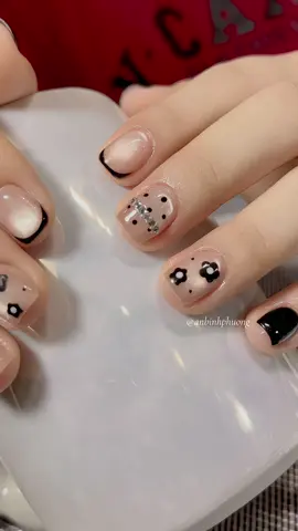 Mẫu dành cho team iu móng ngắnn #maunailxuhuong #nailmatmeo #naildep #nailxinh #nails 