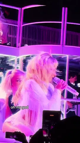 #sabrinacarpenter #lollapalooza #chicago #bedchem #lolla #sabrina this was insane