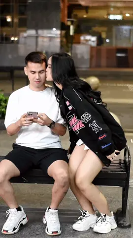 istri jahil 😂🥰#funny #seharianlucu #kontenprank #vidioshort 