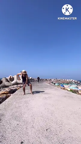 Chào cả nhà buổi trưa vui vẻ 