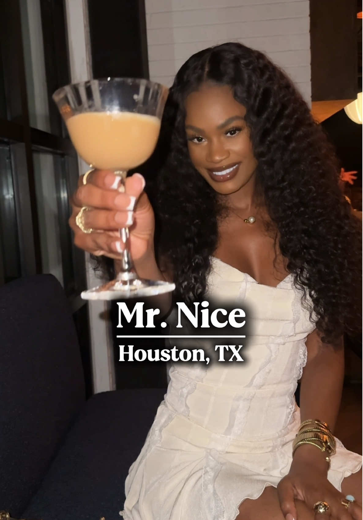 One of the cutest cocktail bars in Houston — Mr. Nice! 🥂 #gno #girlsnight #girlsnightout #htx #houston #houstontx #datenight #dateideas 