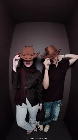 photobox with ayang #fyp #selfstudioco #photobox #selfphotostudio #photoboxmalang #photoboxviral #selfstudiomalangkota 