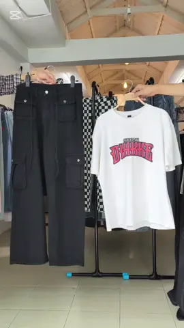 ဒီနေ့ညနေ အတွက် လှည်းတန်းဆိုင်မှာ  ဂျင်ဒဲ့ပွ ကြိုးစည် နဲ့T-shirt အဖြူလေးတွေအများကြီး အသစ်ဖြည့်ပေးထားတာ မို့ လာ ခဲ့လိုက်တော့ နော်(4.8.2025)🥰 #mzfashionhledan #vintage #fyp #CapCut #thrift 