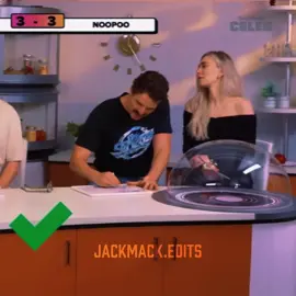 I love how Pedro says her name 🥰 I’m hyperfixating on Valeria. I want to know everything about her 🫣 #fantasticfour #fantasticfourfirststeps #valeriarichards #marvelcomics #reedrichards #suestorm #reedsue #victorvondoom #marvel #pedropascal #vanessakirby #fyp @Marvel Entertainment 