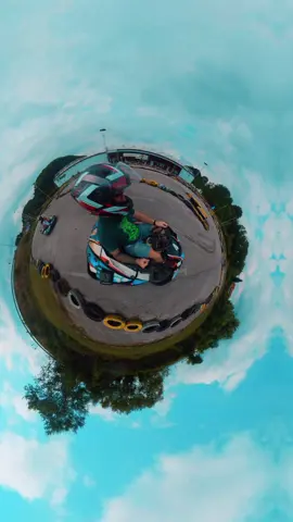 🔥🏁 Gas do daske s mojim Lukom! 🏁🔥 Jučer smo sin i ja stisnuli gas i zaboravili na sve oko nas – samo staza, brzina i smijeh koji se ne može kupiti! 💨 Ne viđamo se često, ali kad se sretnemo, trudimo se da svaka sekunda vrijedi. Ovaj karting dan bio je pun adrenalina, veselja i onih trenutaka koji se pamte zauvijek. ❤️ Ljubav se mjeri vremenom koje provedemo zajedno. A mi smo jučer vozili za dušu! 🏎️💙 #karting #kartinglife #speed #kartingdailymoments #tuzla  #bosna #otacisin #moment #happiness #tiktok 