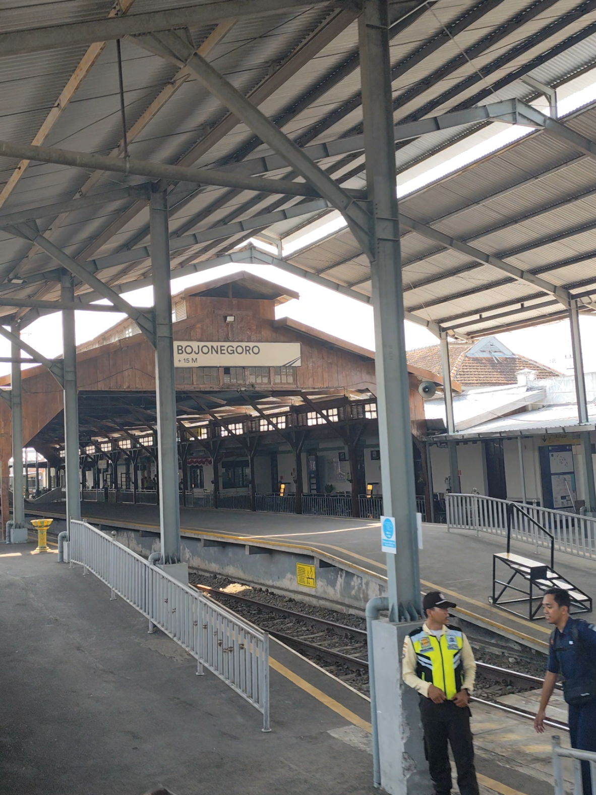 #stasiunbojonegoro #bojonegoro #kai #keretaapiindonesia #fyp 