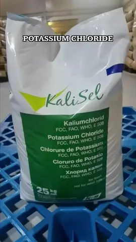 APLIKASI POTASSIUM CHLORIDE FOOD GRADE DALAM PRODUK MAKANAN 1. Pengganti Garam (Sodium Chloride) 2. Produk Daging Olahan (Sosis, nugget, bakso, dan sosis) 3. Produk Siap Saji dan Makanan Beku 4. Makanan Ringan (Snacks) 5. Bumbu dan Seasoning 6. Produk Roti & Bakery 📦kemasan 25kg ☎️Segera hubungi sales kami untuk mendapatkan penawaran harga terbaik 🥳