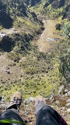 27 juli 2025.#gunungsumbing3371mdpl #segorobanjaran #gunungsumbing #montain #sadstory #wonosobo24jam #fyp #fomo 