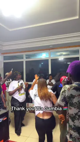 #yayigambia #tiktokgambia #stronger #sainaboumbye 