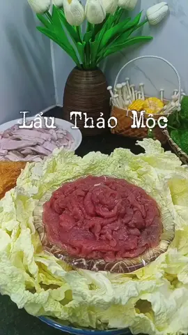 Nấu một nồi lẩu thảo mộc nhanh gọn lẹ cùng tui nhé #LauThaoMoc #MaBay  #ViLaMonQuen #thinhhành  #Tuyếtcooking 