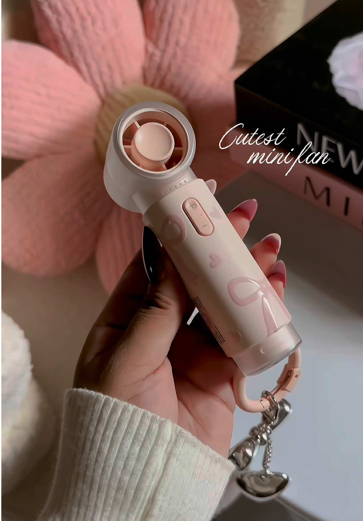cutest mini fan from @WSKEN FAN 💓 ang lakas ng hangin💫 #wskenfan#wsken#minifan#portablefan#pocketfan#handheldfan#miniportablefan#minifanchargeable#fyp#trending#viral