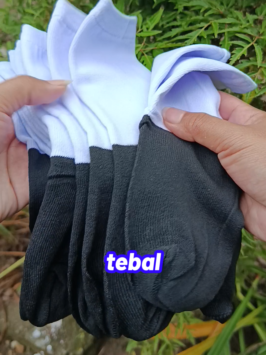 6 pasang kaos kaki...  #kaoskakisekolah 
