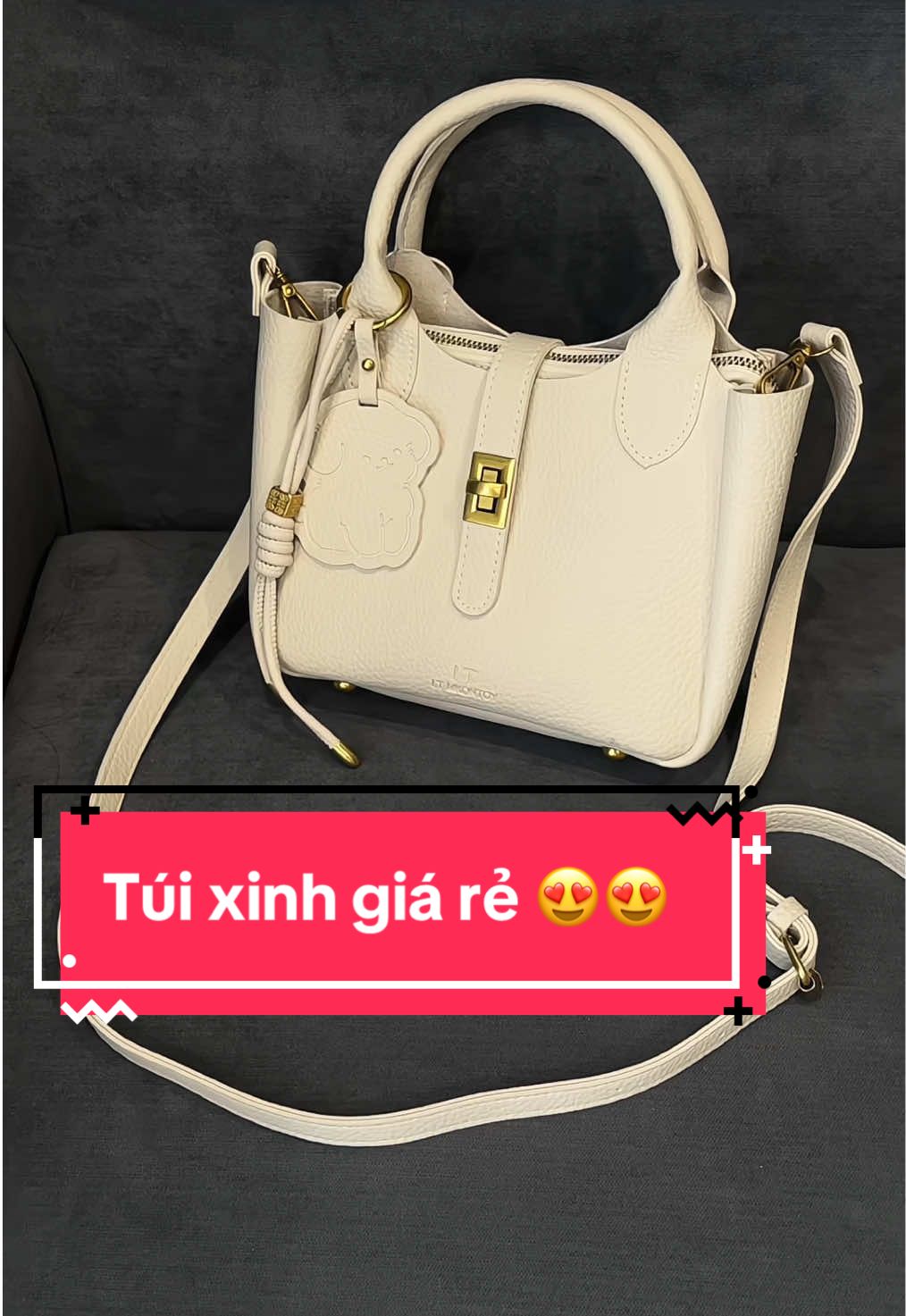 Túi xách nữ, túi đeo chéo size20 có 3 ngăn rộng, kèm charm chất da dày dặn cứng from 😍 #mieustore #tuixinh #xuhuong #reviewtuixach #tuithoitrang #quatangbangai #tuixachnu #tuidep #tuideocheo #tuideovai 