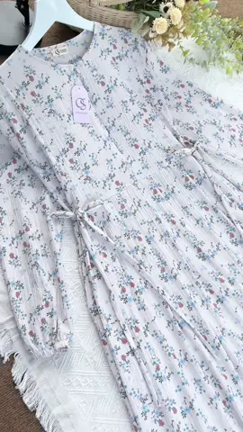 Dress motif bunga kecil korean look #koreandress #floraldress #dresscantik #gamismotifbunga #maxidress 