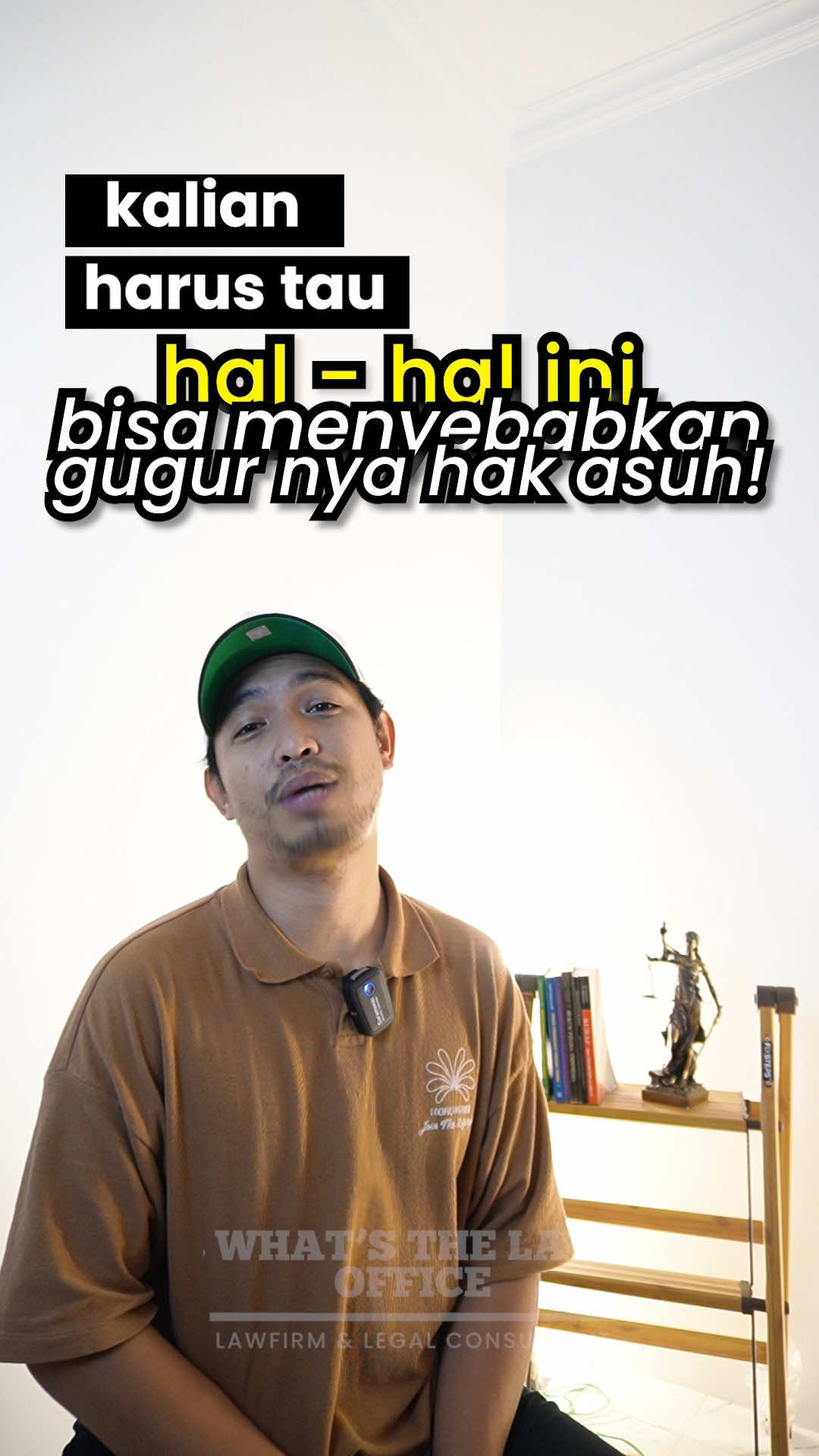 “Ibu Kok Bisa Kehilangan Hak Asuh Anak?” ⠀ Banyak yang berpikir: “Kalau cerai, otomatis anak ikut ibunya, kan?” ⠀ Ternyata… nggak selalu begitu. ⠀ Dalam hukum Indonesia, hak asuh anak setelah perceraian (disebut hak hadhanah) diatur dalam: - Pasal 41 UU No. 1 Tahun 1974 tentang Perkawinan - Putusan Mahkamah Agung & Kompilasi Hukum Islam (bagi yang beragama Islam) ⠀ Secara umum: Anak di bawah 12 tahun biasanya diasuh ibu. ⠀ Tapi, pengadilan bisa memberikan hak asuh ke ayah jika terbukti: 1. Ibu melakukan kekerasan 2. Terlibat narkoba 3. Tidak mampu secara moral atau ekonomi 4. Meninggalkan anak atau lalai ⠀ Semua keputusan soal anak akan mempertimbangkan kepentingan terbaik bagi si anak, bukan hanya status sebagai ayah atau ibu. ⠀ Jadi penting banget buat tahu, bahwa hak asuh itu bukan soal siapa yang “lebih berhak”, tapi siapa yang “lebih mampu menjaga dan membesarkan”. ⠀ Untuk para ibu yang sedang berjuang di pengadilan: semoga tetap kuat dan bijak. Butuh konsultasi hukum? Dm atau klik link di bio💬 #hukum #legaltips #hukumdigital #edukasihukum #hakasuh #anak #ibu
