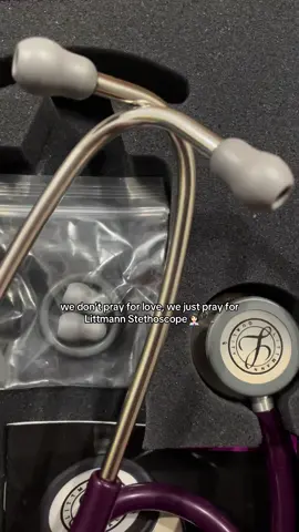 my very first littmann stethoscope, really worth the price 🥹💜  #littmann #littmannstethescope #littmanclassic3 #fk #medstudent #medicalstudent
