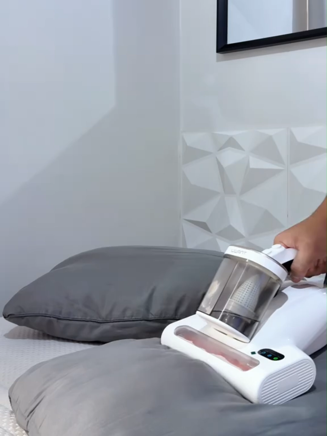 The UWANT M600 Vacuum Mite Remover is designed to deeply eliminate dust mites, allergens, and bacteria with powerful suction, UV sterilization, and high-frequency vibration — keeping your home fresh and healthy. ✅Complete 4-Step Mite-Elimination Technology -Beat: High-frequency 60,000 beats per minute -Bake: 65°C hot air deeply sterilizes and eliminates mites while reducing moisture -Blast: UV-C ultraviolet sterilization -Disrupt：Ultrasonic waves ✅15,000Pa strong suction power ✅Built-in LED screen provides real-time feedback ✅Dual-cup separation structure ✅Electrostatic polyester strip collects stubborn pet hair ✅Upgraded Aluminum Roller ✅Enhanced 5-Zone Rubber Strips #UWANT #uwantphilippine #uwantph #uwantvacuum #UWANTM600 #M600 #MiteFreeHome #CleanLiving #AllergySafe