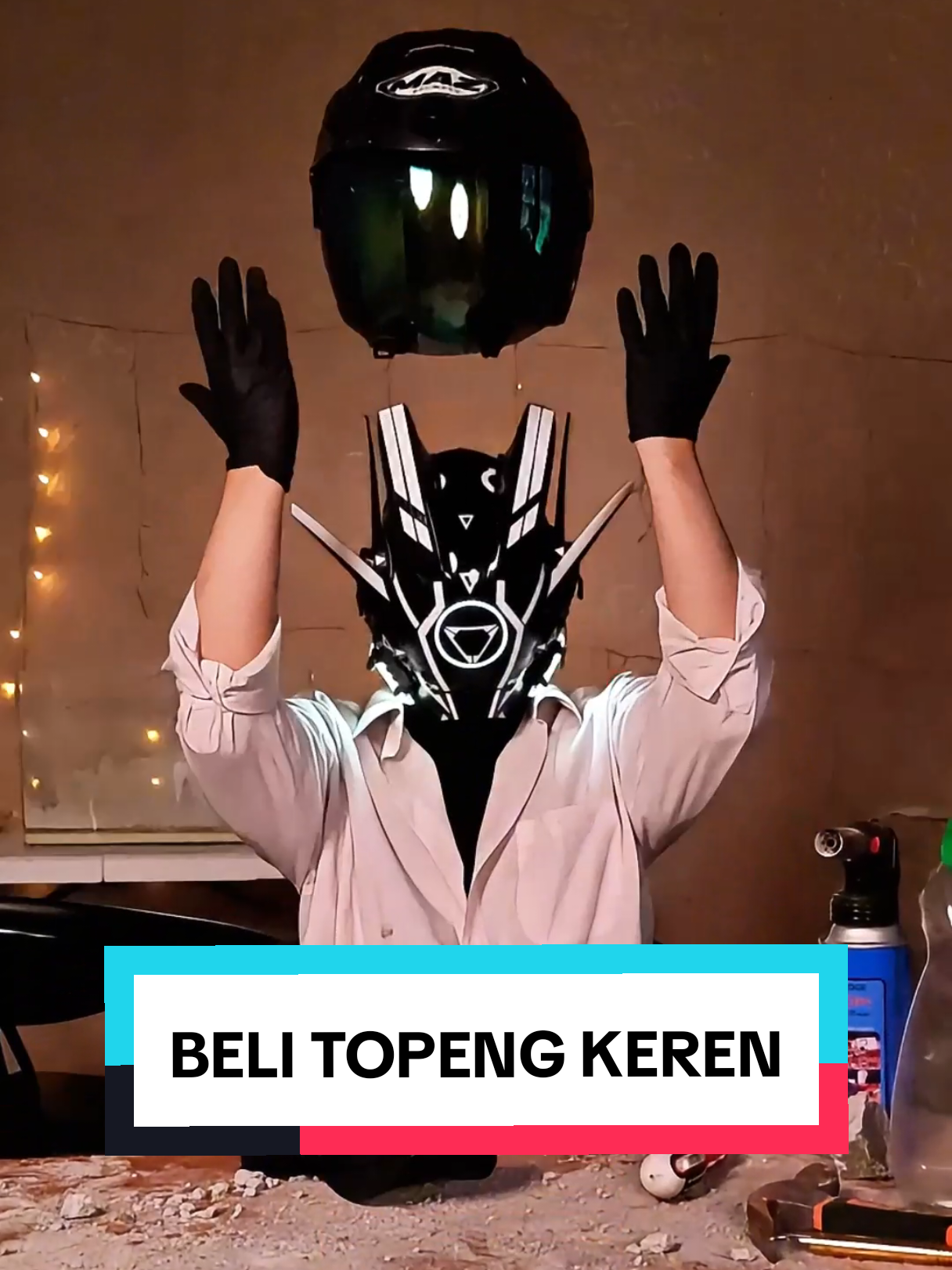 Aku beli topeng keren