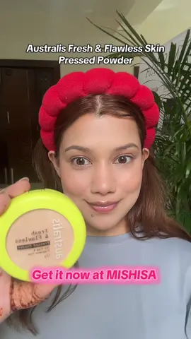 One side set with Australis Fresh & Flawless compact — still glowy, never cakey ✨ Perfect for everyday use: lightweight, oil-free & gives a smooth soft-matte finish! Shade: Medium Tan  Can you spot the difference? 👀 Get yours at www.mishisa.com #mishisa #mishisacosmetics #australis #freshandflawless #pressedpowder #muaskan #makeupnepal