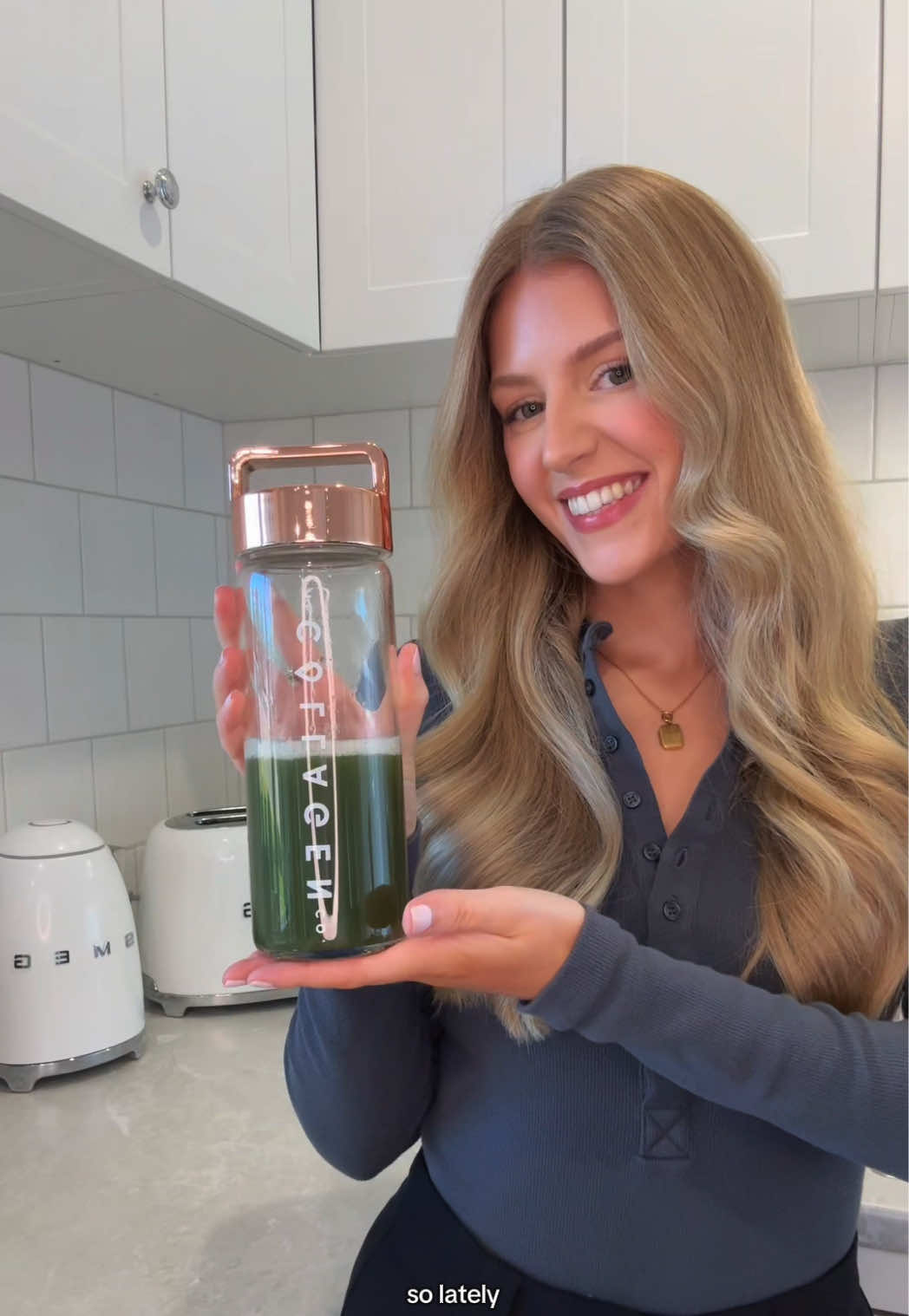 A cute fit, glossy lips, keys in hand, and my beauty greens in the bag — ready for the day 🫶🏼 I’ve been loving the Apple Blackcurrant Super Beauty Greens from @The Collagen Co lately and I’ve noticed such a difference especially with my skin, hair and energy.  Use my code SOPHIE10 if you want to try it too x #TheCollagenCo #ExperienceTheGlow #ad #collagen #greens #beauty #Lifestyle #foryoupagе 