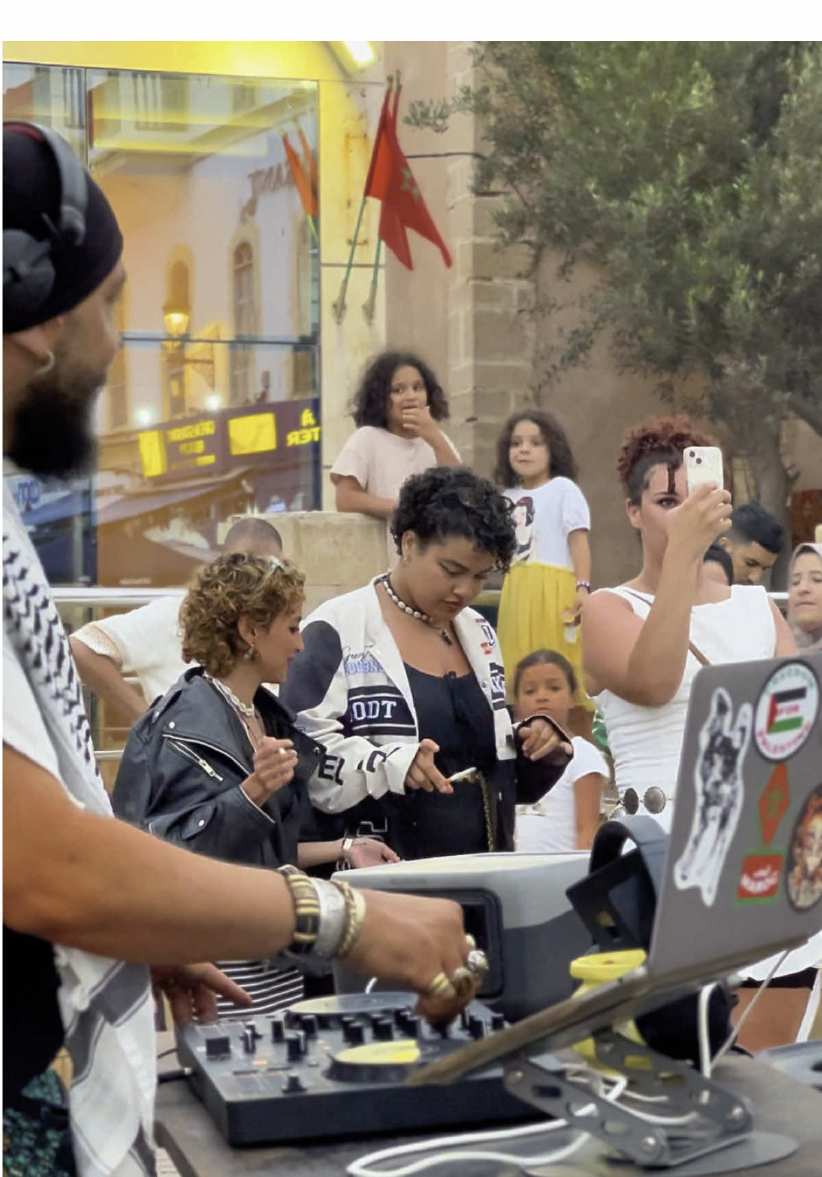 ✨ DJ Mask Off in Essaouira ✨ What an unforgettable experience on the streets of Moulay Hassan! 🌍 People from all over the world, locals and travelers alike, all coming together to dance and vibe with the music! 🙌🏽🕺🏽💃🏽 No stress, just pure joy and love filling the air. Thank you to everyone who danced and made this moment so special. 🙏🏽💖 I’m here every day from 7 to 9 PM, and I can’t wait to see you again! 🙏🏽 Let's keep the energy flowing! 🎶 Love you all, see you on the dance floor! 💫 #DJMaskOff #StreetVibes #EssaouiraVibes #DanceTheNightAway #NoStressJustLove #GlobalGroove #MoulayHassan #DanceTogether #MusicBringsUsTogether #StreetParty #LoveAndMusic #GoodVibesOnly #FeelTheBeat #InternationalDance #MoroccoVibes