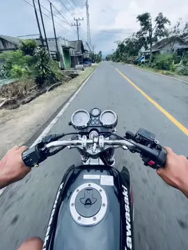 160km/h non stabilizer+boncengan ? @Andi kurniawan janda mana yg menyakiti mu masss 😭.     #ninja #ninjar #ninjass #ninja2tak #twostroke #tegajul #gajul #lampung #lampungbarat #sekincau_lampung_barat #branda#fyp 