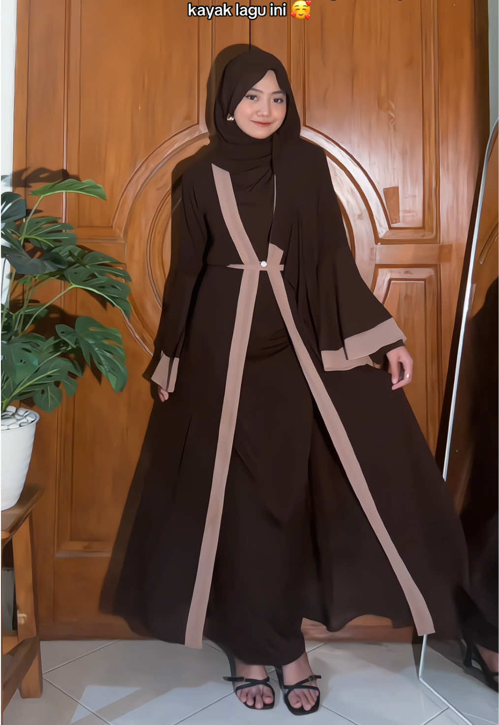 Outfit yaliyali kalo kata orang 😆 #outfitinspo #ootdhijab #tipsstyling #outerdress 