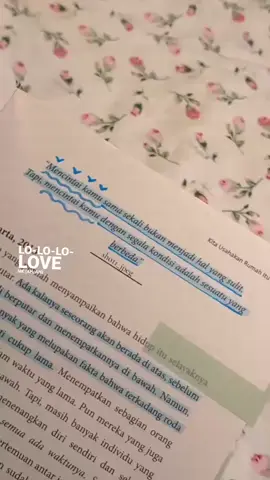 #ifwemakeitthroughdecember #novelrecommendations #bookrecs📚 #fyp #booklover #bookstagram #booksbooksbooks #bookreviews 