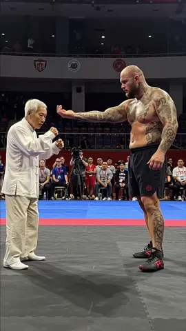 The old man is hiding his strength #fyp #kungfu #amazing #cool #wushu #taichi #funny #master 
