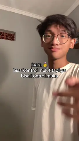 pliss ajarin muka ramah walau hati berisik