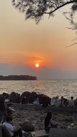 Sunset Pantai marina🌊#fyp #pantaimarinasemarang #pantaimarina #sunset 