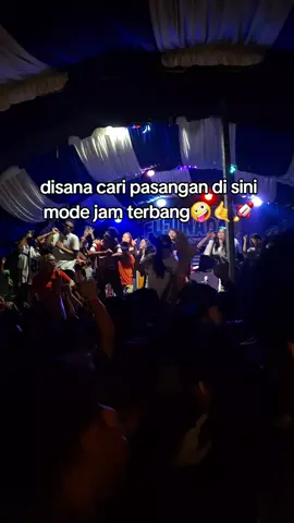 beda kelas bos disana cari pasangan di sini mode jam terbang 🤙🚀#fypage #dj_peholbar # #geleng_geleng #plat #kt 