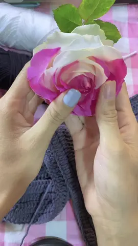 ချည်ကြိုးလေးနဲ့ချည်ပါမည်🎀#ချည်ထိုးhandmadeများမှာလို့ရပါတယ် #ချည်ထိုးကြိုက်သူများအတွက် #crochetersoftiktok #crochetscarf #thithihandmade 