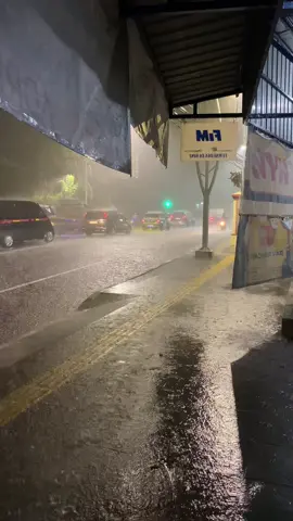 edisi ngiyup bolo,absen si udan ngendi ae🫣#mentahan #hujan #hujanangin #hujanderas #fyp 