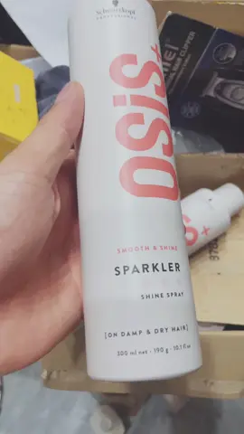 Keo Xịt Bóng Tóc Osis Sparkler ++++ Shine Spray Smooth&Shine  on Dam & Dry Hair Xịt Bóng Osis+ chai số 1 nhà em về số lượng lớn  👍 Đây là dạng dưỡng chất xịt bóng tóc 👉 không bết dính, xịt lên tóc khô, cách tóc khoảng 30cm. 👉 Keo xịt cho tóc sáng bóc tức thì, chống  xơ rối và cung cấp dưỡng chất cho tóc mà không gây bết dính. 👉 Giữ nếp tốt   👉 OSIS+ chai số 1 dùng được cho cả nam lẫn nữ♥️ 💰 Giá hấp dẫn cho các bạn salon #xitbong #xitbongtoc #xitbongosis #xitbongosissparkler #osissparkler #sparkler #shinespray #hairshinespray #smoothshine #xitbongtocosis #xitbongosismaumoi #keoxitbongtoc #keoxitbongosis #keoxitbongtocosis #osis 
