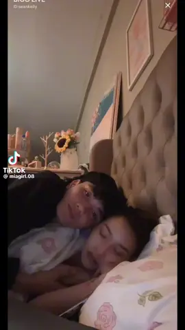 seanphia sweet moment 💞 @Marie Twins🐵👭🏼 @Sean 