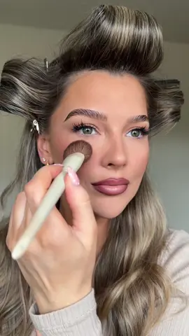 I forgot how much I LOVE this blush #charlottetilbury #charlottetilburyblush #cheektochicblush #pillowtalkdeep 