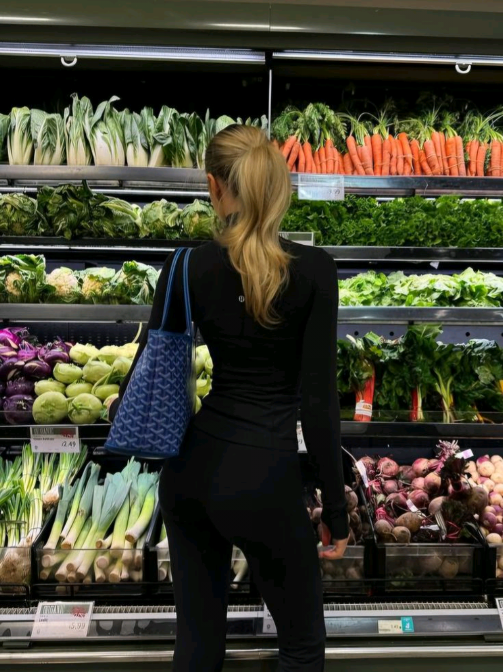 working out in winter> #healthy #winter #workingout #discipline #goals #health #nutrition #focusonyourself #pinterest #aesthetic #selflove #SelfCare #goals #fyp #viral #blowthisup 